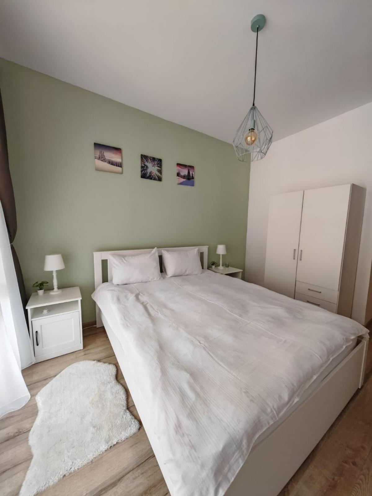 Appartement Apartament Panoramic View Sinaia Extérieur photo